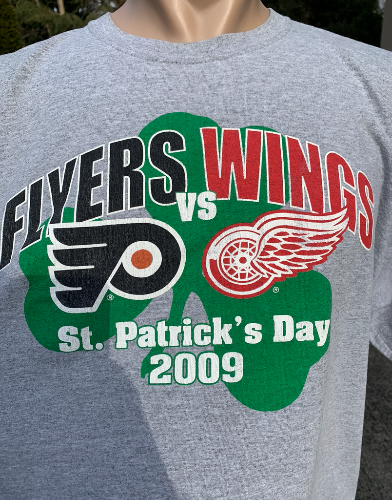 2009 St. Patrick's Day Flyers/Wings tee -XXL